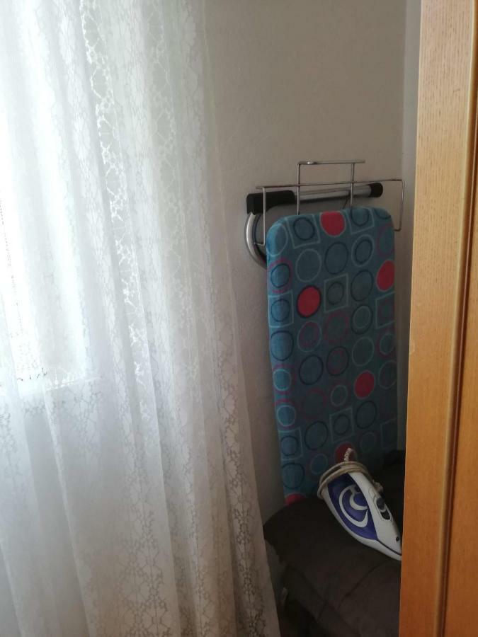 Spacious Family Apartment With Parking In The Shade And Barbecue House شيبينيك المظهر الخارجي الصورة