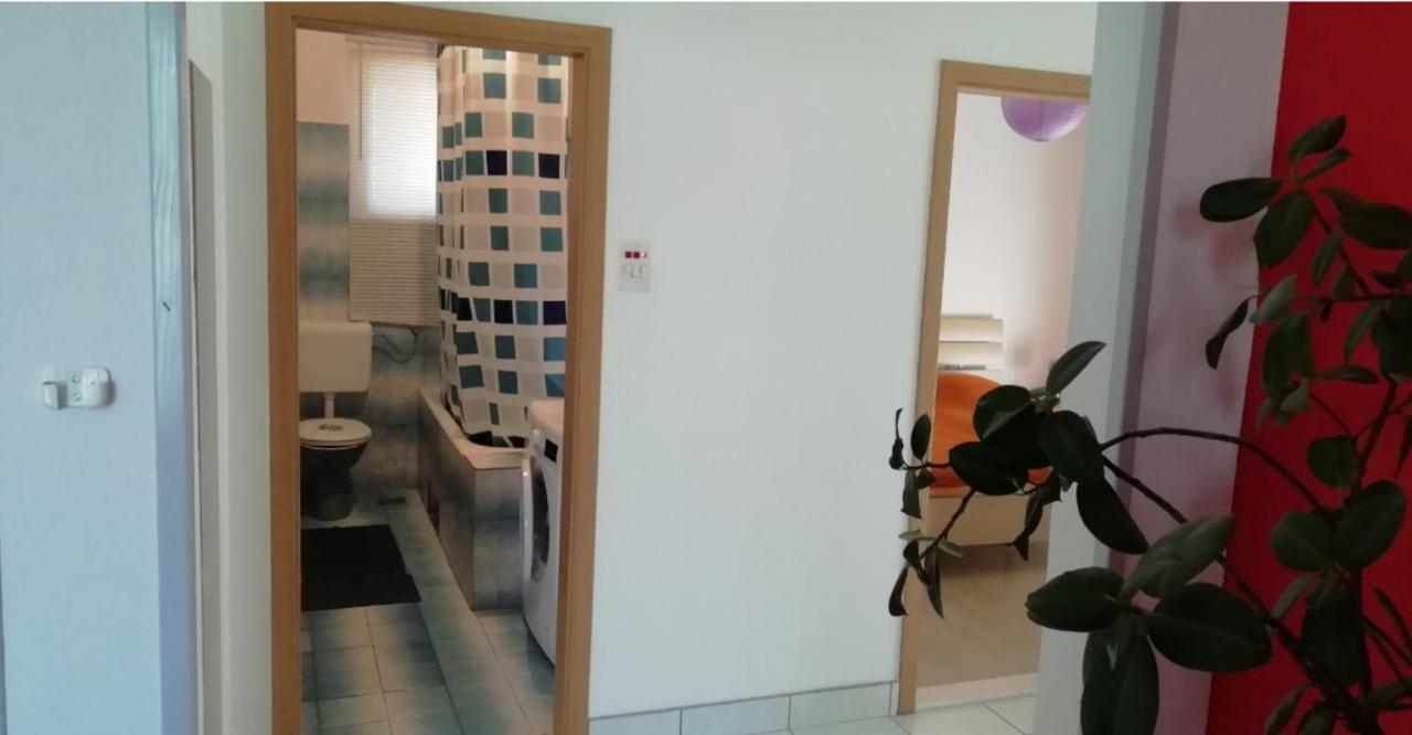 Spacious Family Apartment With Parking In The Shade And Barbecue House شيبينيك المظهر الخارجي الصورة
